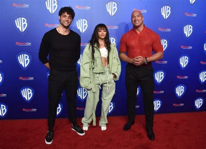 Uncover The Secrets Behind Noah Centineo's Height